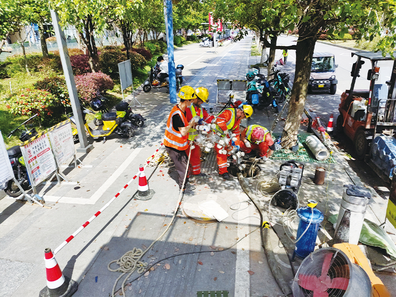  磐石UV-CIPP紫外光固化修复